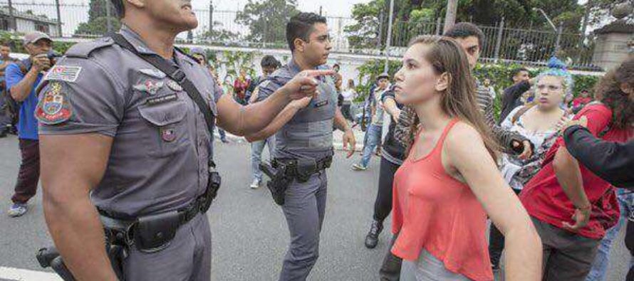 #NãoFecheMinhaEscola: Com queda na popularidade Alckmin suspende plano de reorganização das escolas Paulistas
