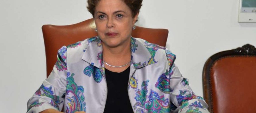 Em entrevista a blogueiros, Dilma defende ajuste fiscal