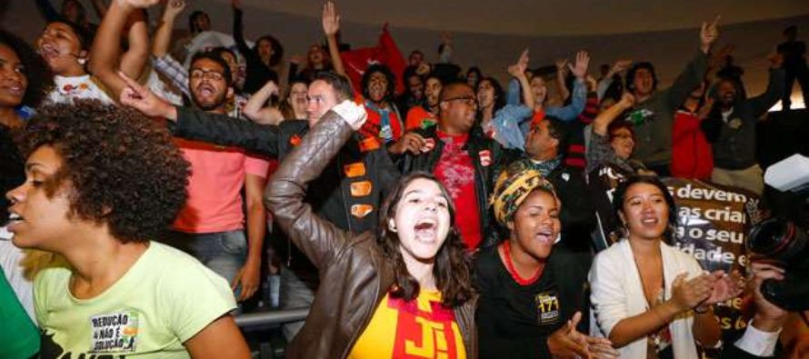 Vitória dos jovens: Câmara rejeita redução da maioridade penal