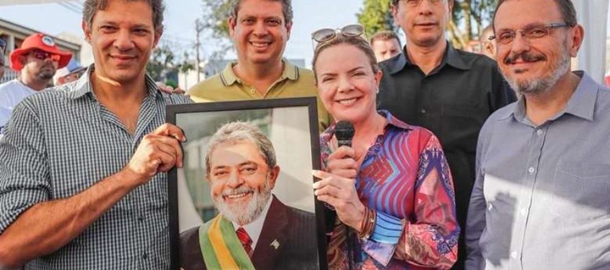 PT reafirma candidatura de Lula e lança plano de governo