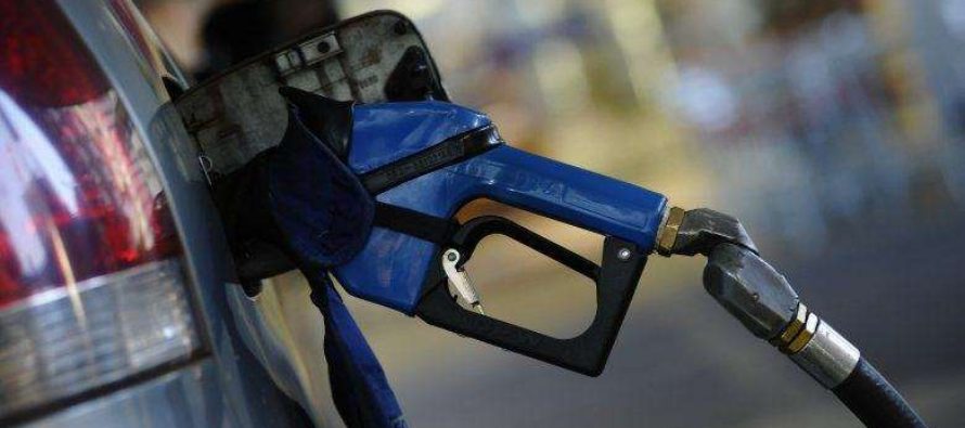 Temer faz brasileiro pagar R$ 0,41 a mais por litro de gasolina