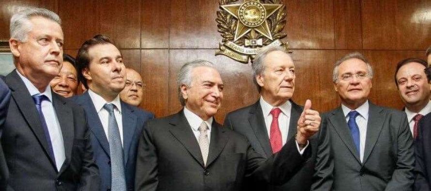 Um ano depois de golpe, usurpador Temer acumula denúncias e paralisa país