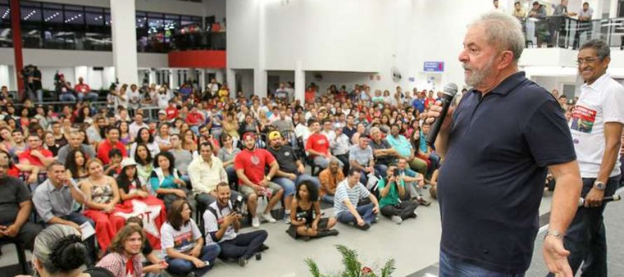 Lula, a jovens: Vocês precisam aflorar a política neste mundo novo