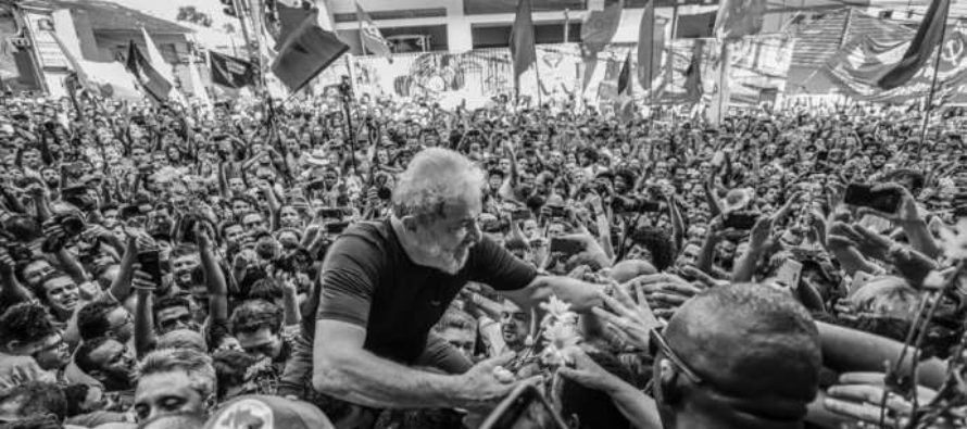 ‘Manifesto ao Povo Brasileiro’: eleições livres e com Lula para superar a crise