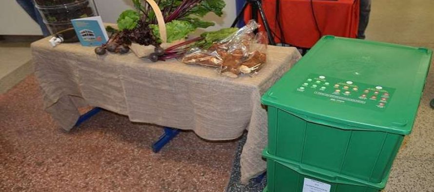 #CarlosGrana entrega composteira para resíduos orgânicos em Escola Municipal