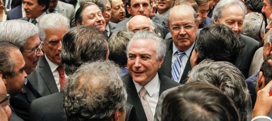 Governo Temer libera R$1 bilhão de emendas para comprar deputados com aposentadoria especial para se livrar da 2ª denúncia