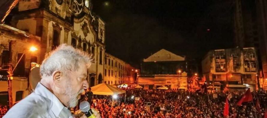 Lula no Recife: “Aprendemos a ter direitos e não vamos aceitar perdê-los”