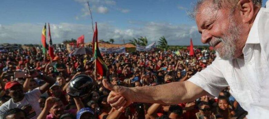 New York Times: Lula é o líder mais popular do Brasil